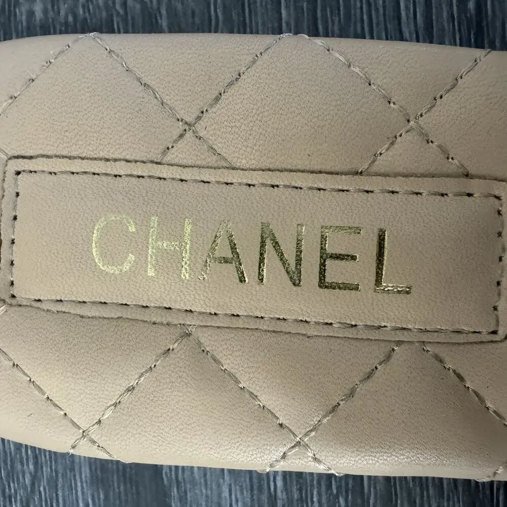 CHANEL step into